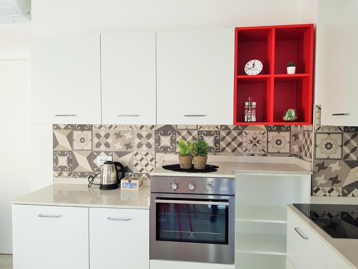 Casaviva - Casa Vacanze A Ceriale Con Terrazza Exteriör bild